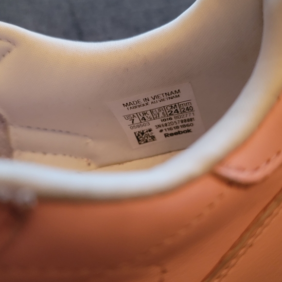 Reebok
Classic Leather Sneaker - Picture 10 of 10